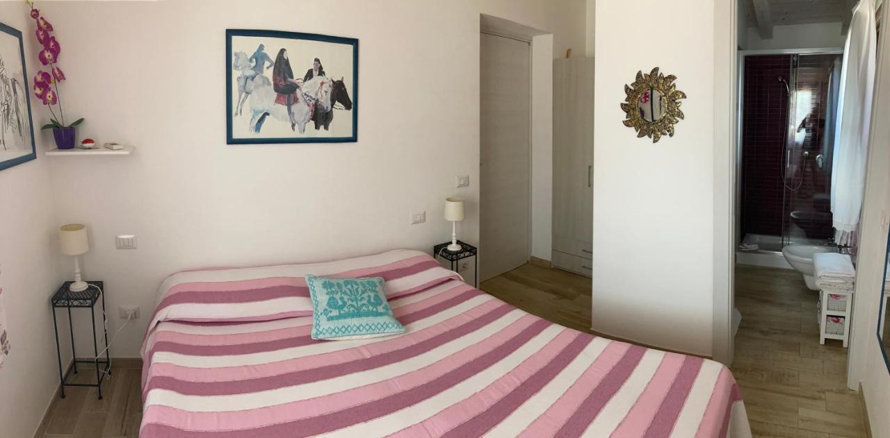 ホテル Punta Sirenella オルビア エクステリア 写真